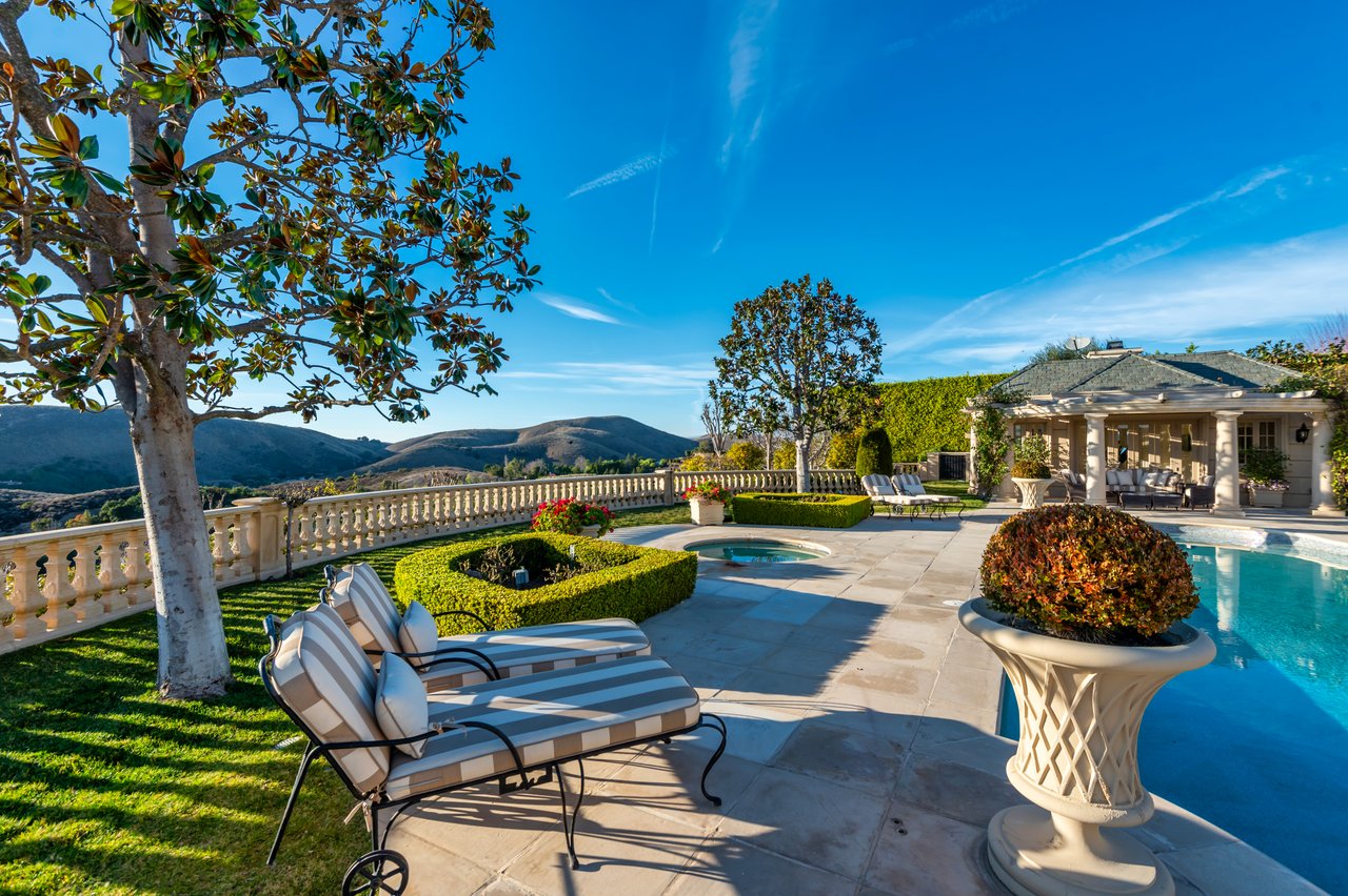 996 Vista Ridge Lane