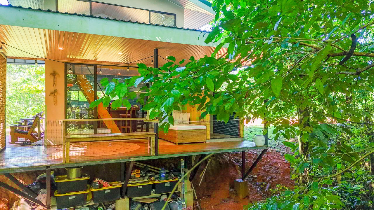 Jungle River Retreat with Airbnb & Build Space in Ojochal