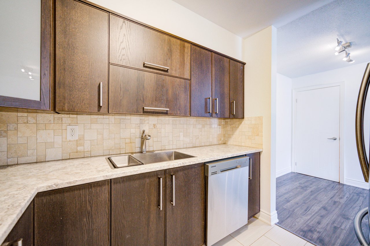 #521 - 1514 Pilgrims Way Unit: 521