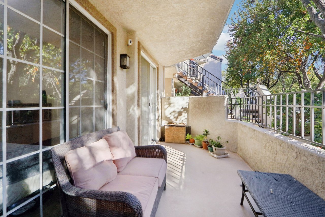 24111 Del Monte Dr, Valencia, CA 91355