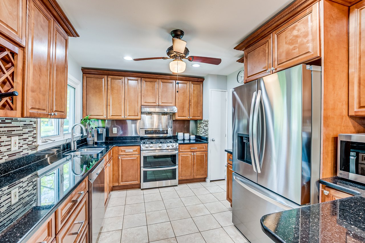 12 Sherry Rd