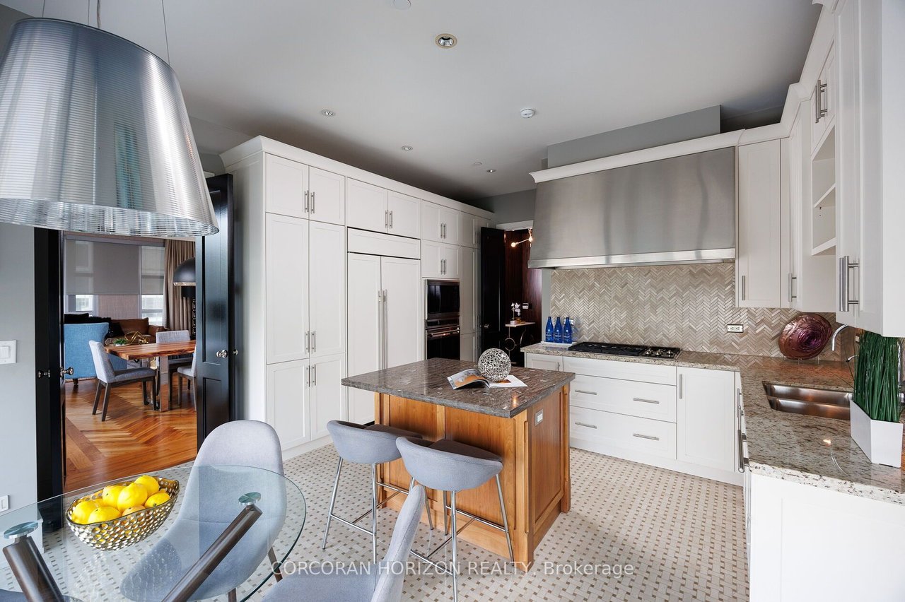 LUXURY AT THE RITZ RESIDENCES