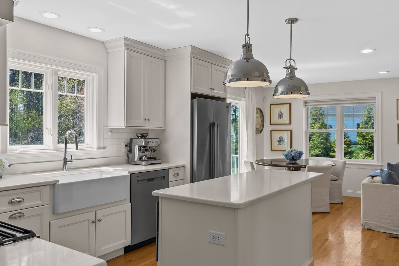 11 Lisa Ln Pembroke, MA 02359