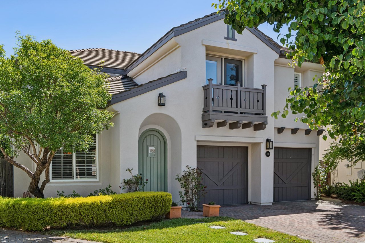 Well-maintained home in Hamilton's Traditions neighborhood offering convenience and a vibrant community lifestyle.