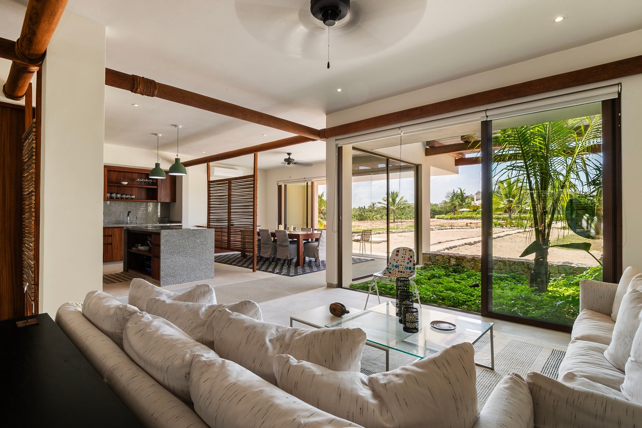 Marea Beachfront Casa VR6