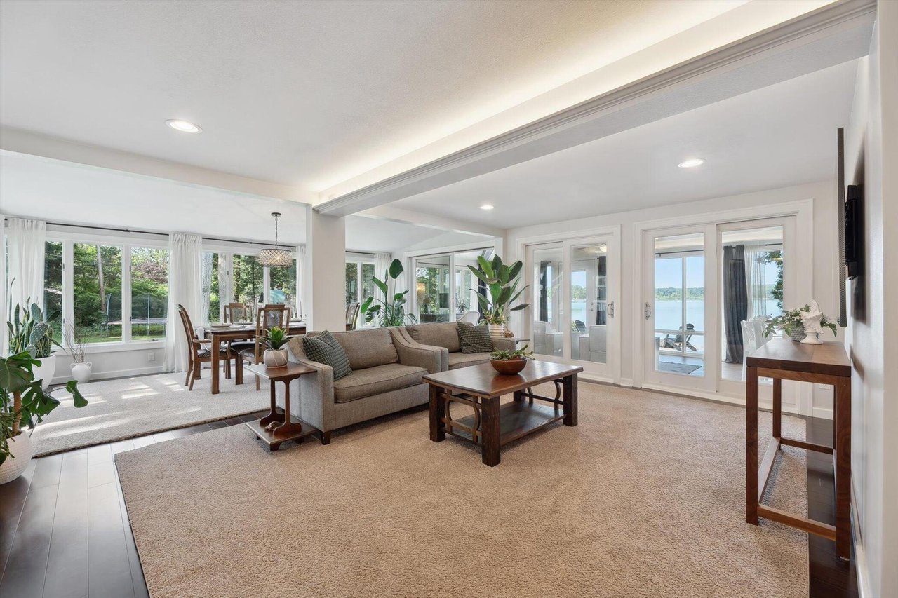 240 AQUAMARINE DRIVE