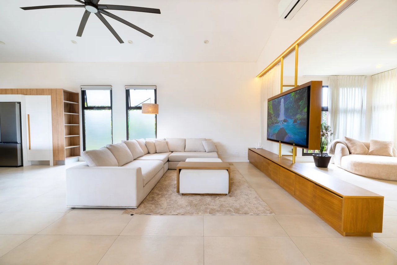 Modern Family Residence, Guacima, Alajuela