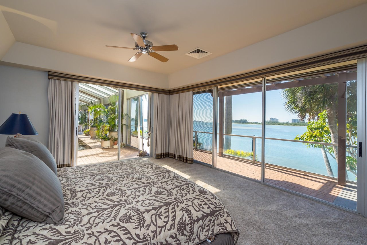 682 Mourning Dove Dr