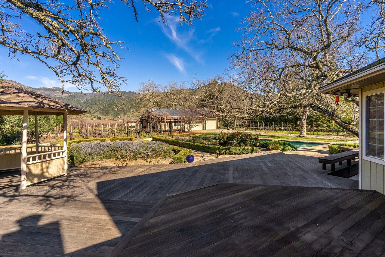 Vineyard Paradise - SOLD