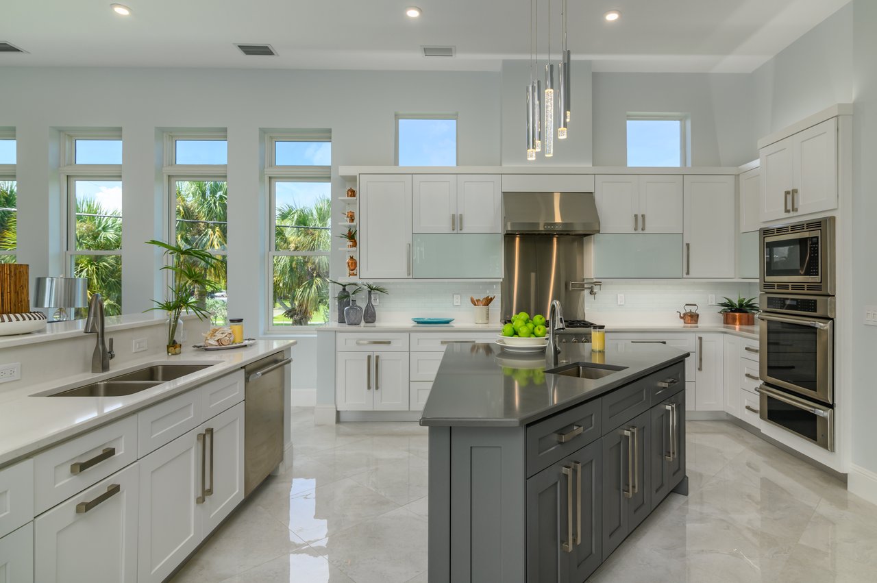 500 Ketch Lane, Country Club Shores, Longboat Key