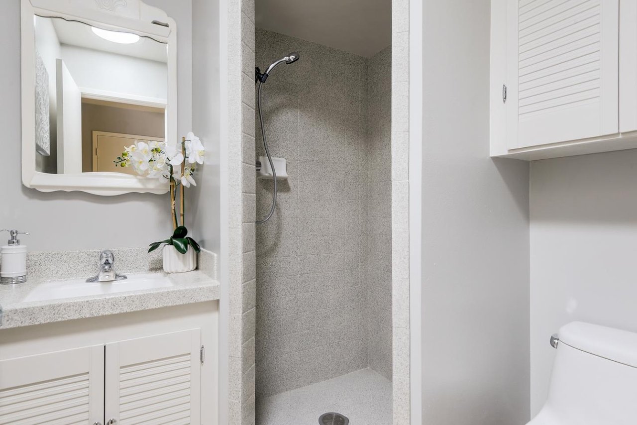 22160 Berkeley Court