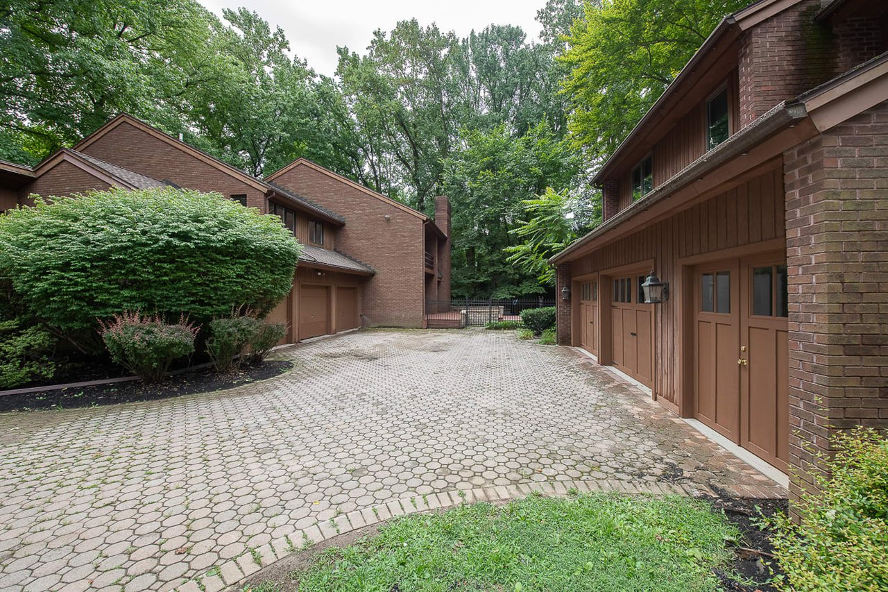 Bryn Mawr Custom Contemporary