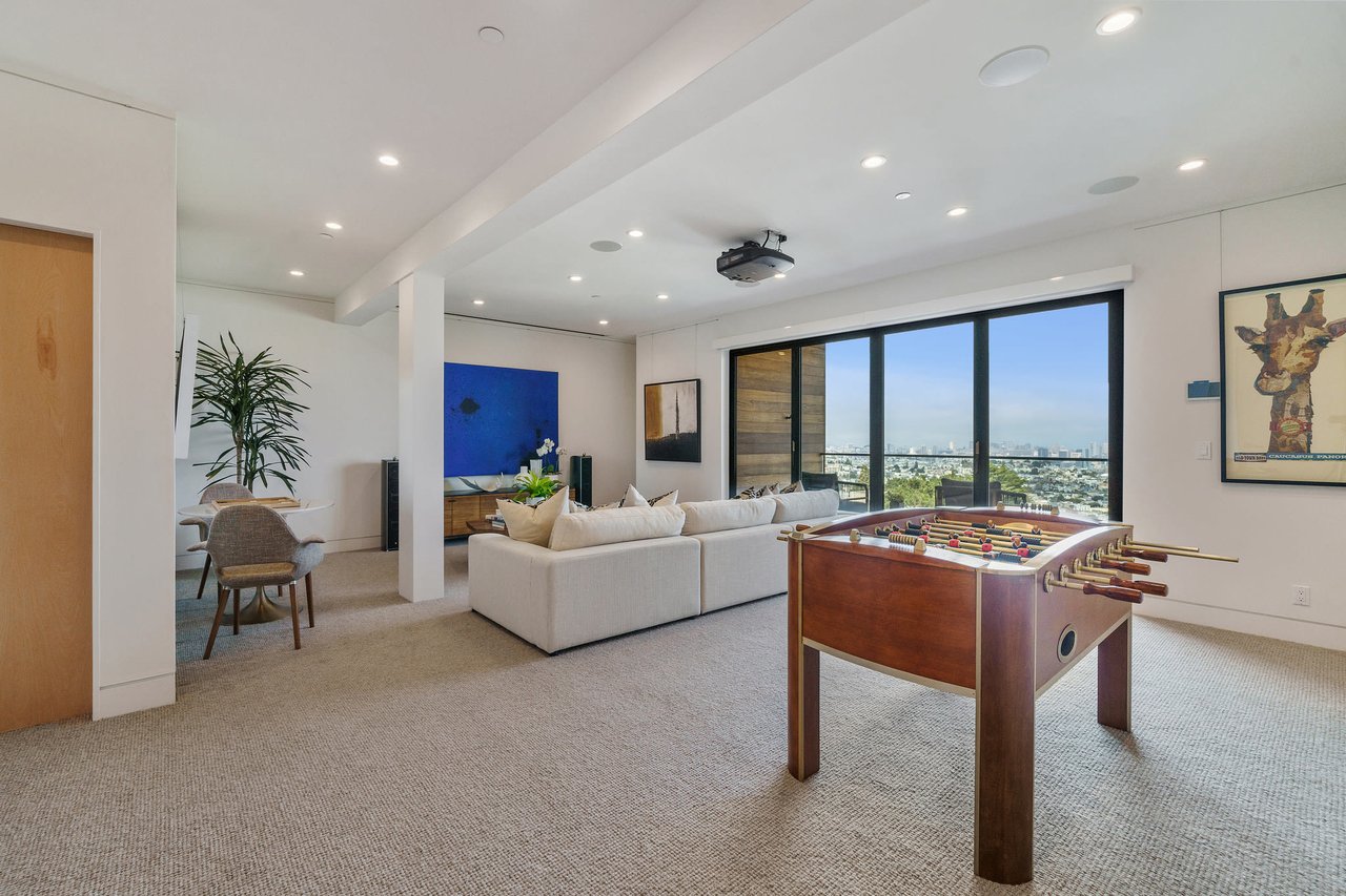 43 Topaz Way