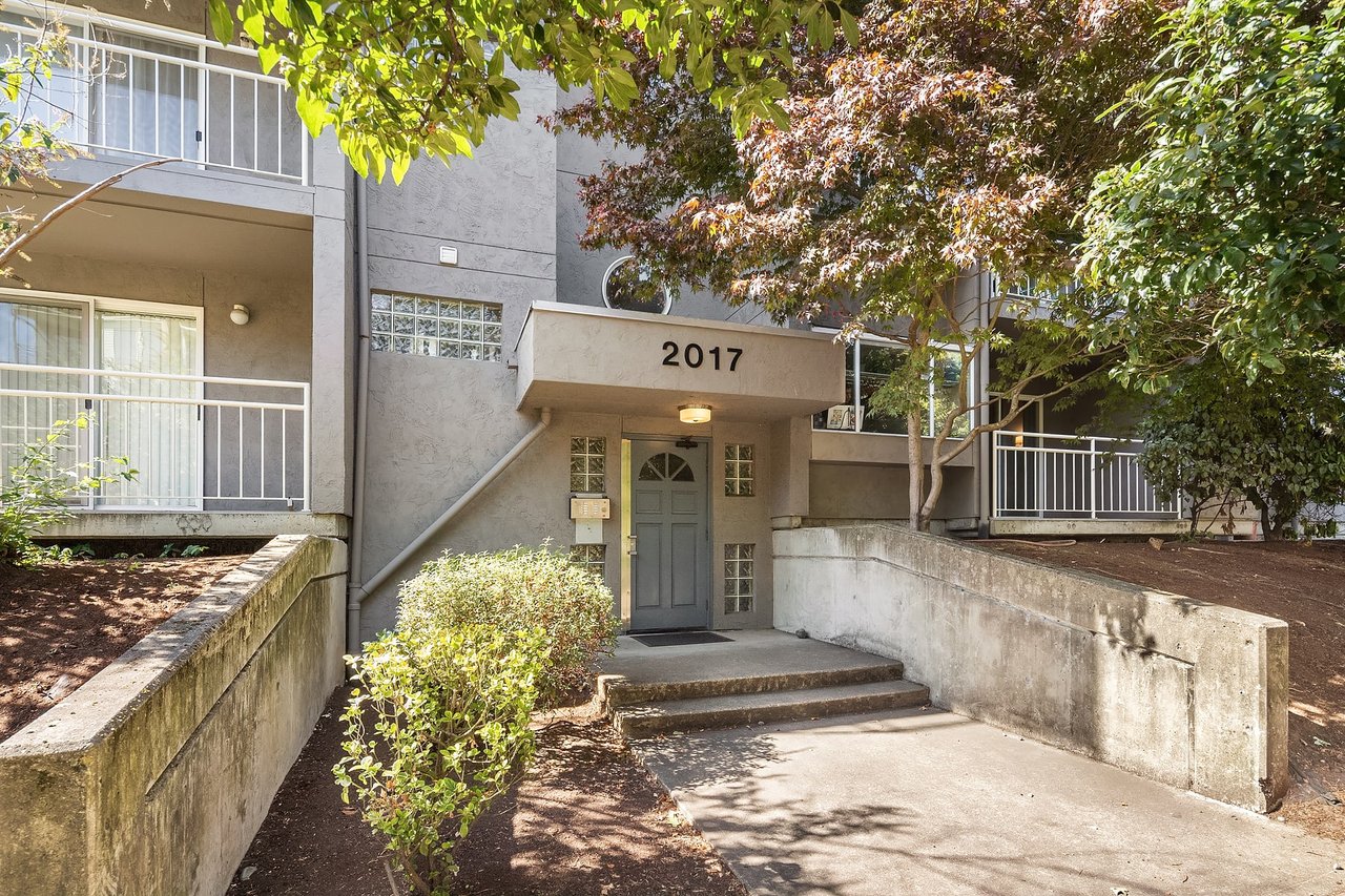 2017 Eastlake Ave E #202