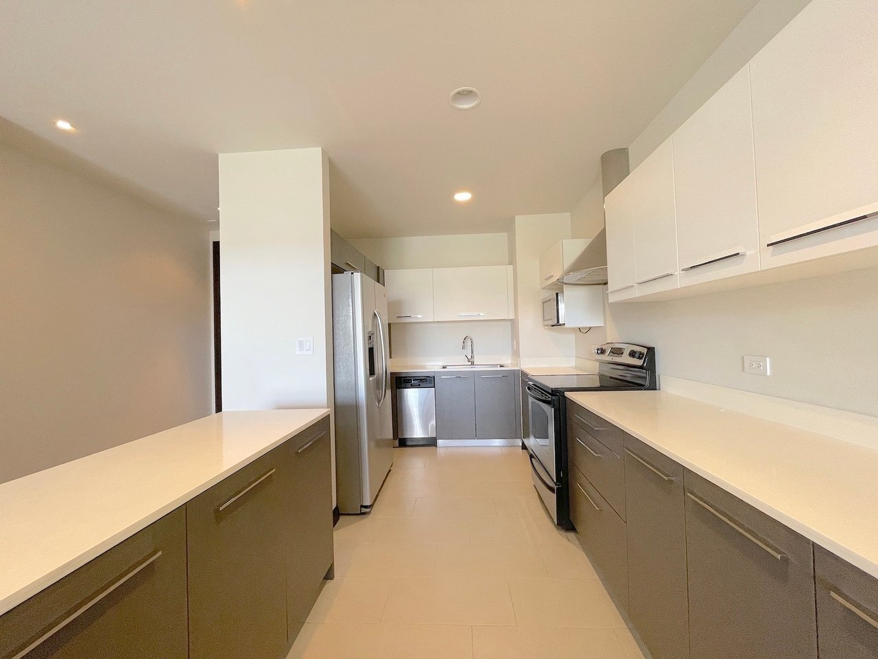 Contemporary High Ceiling Condo, Escazu, San Jose