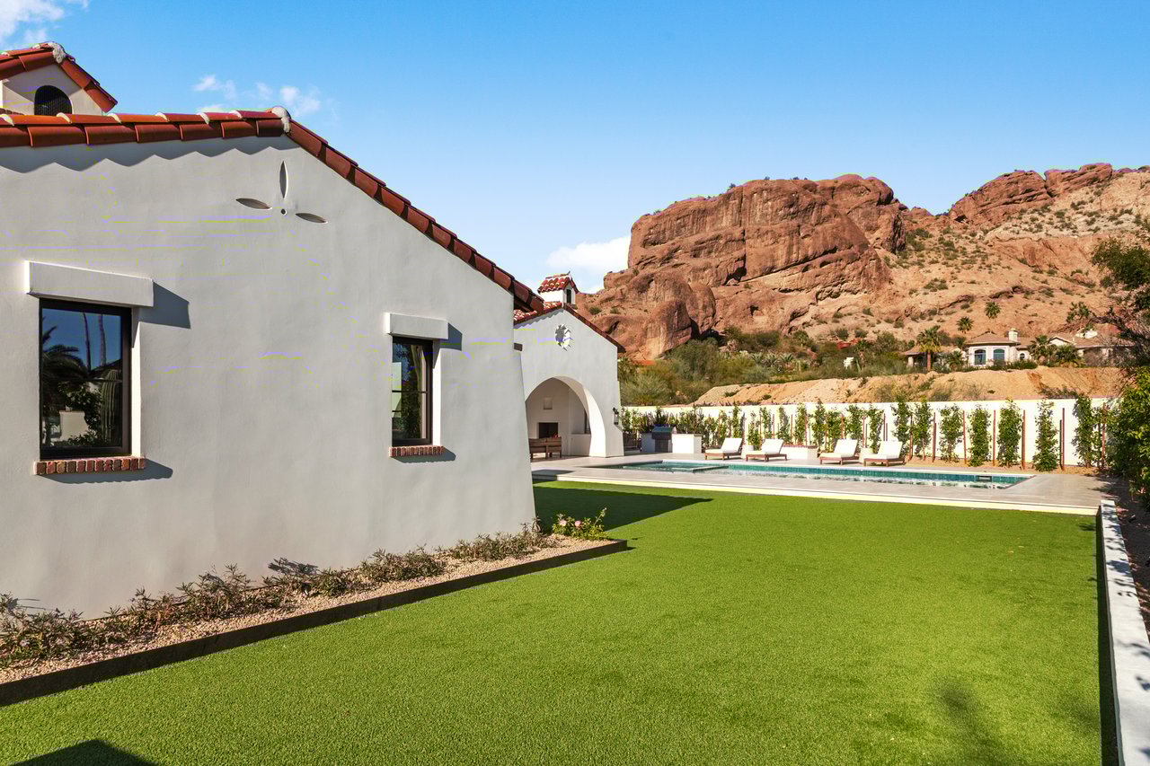 4605 E ROCKRIDGE Road