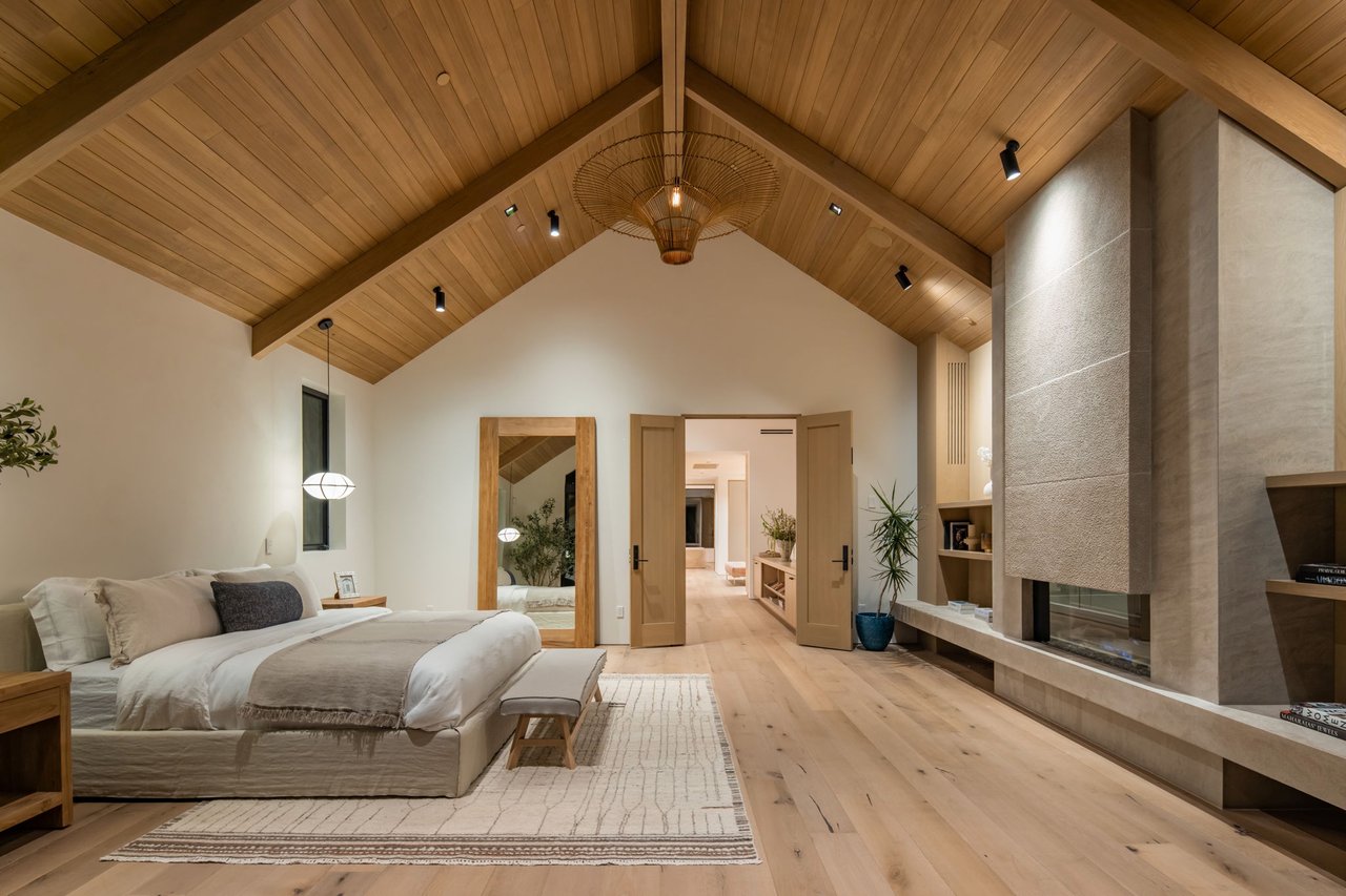 Stonecrest Lodge in Studio City 