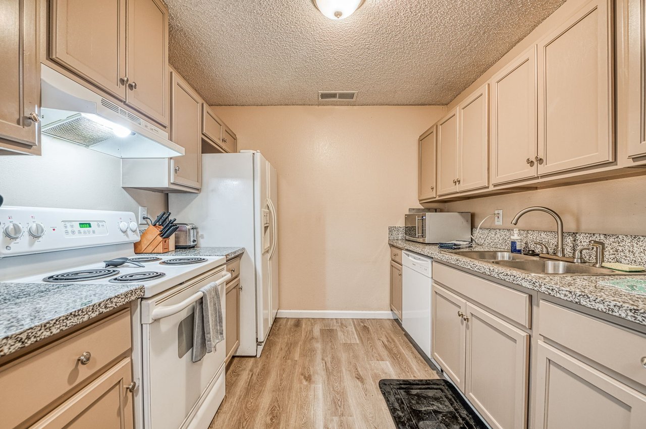 2247 W Dakota Avenue #116, Fresno