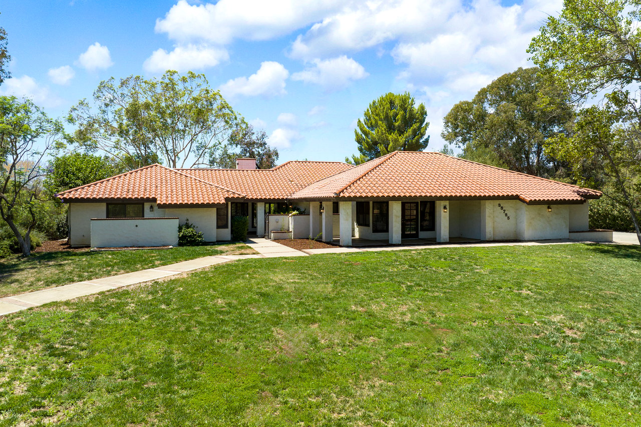 38785 Avenida Bonita