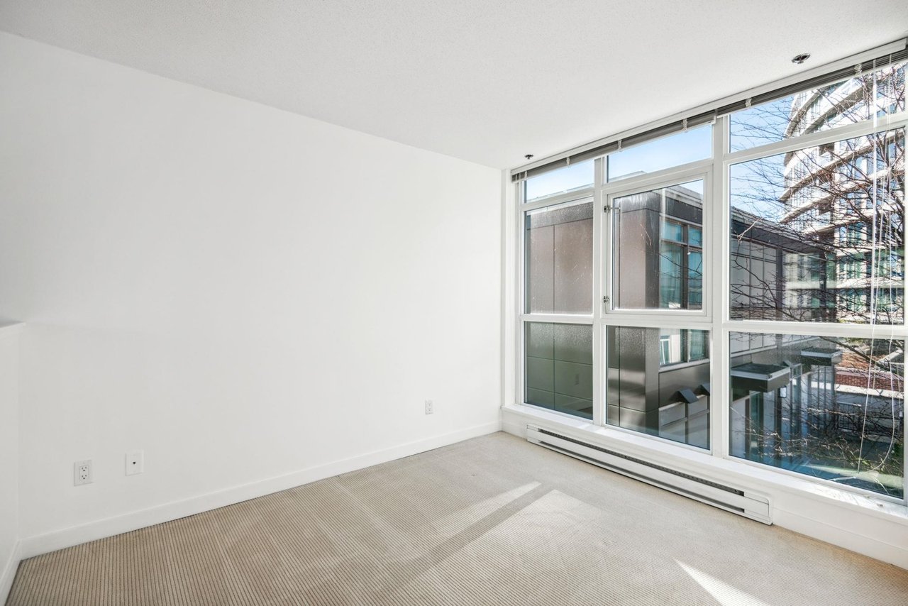 307-429 W 2nd Ave