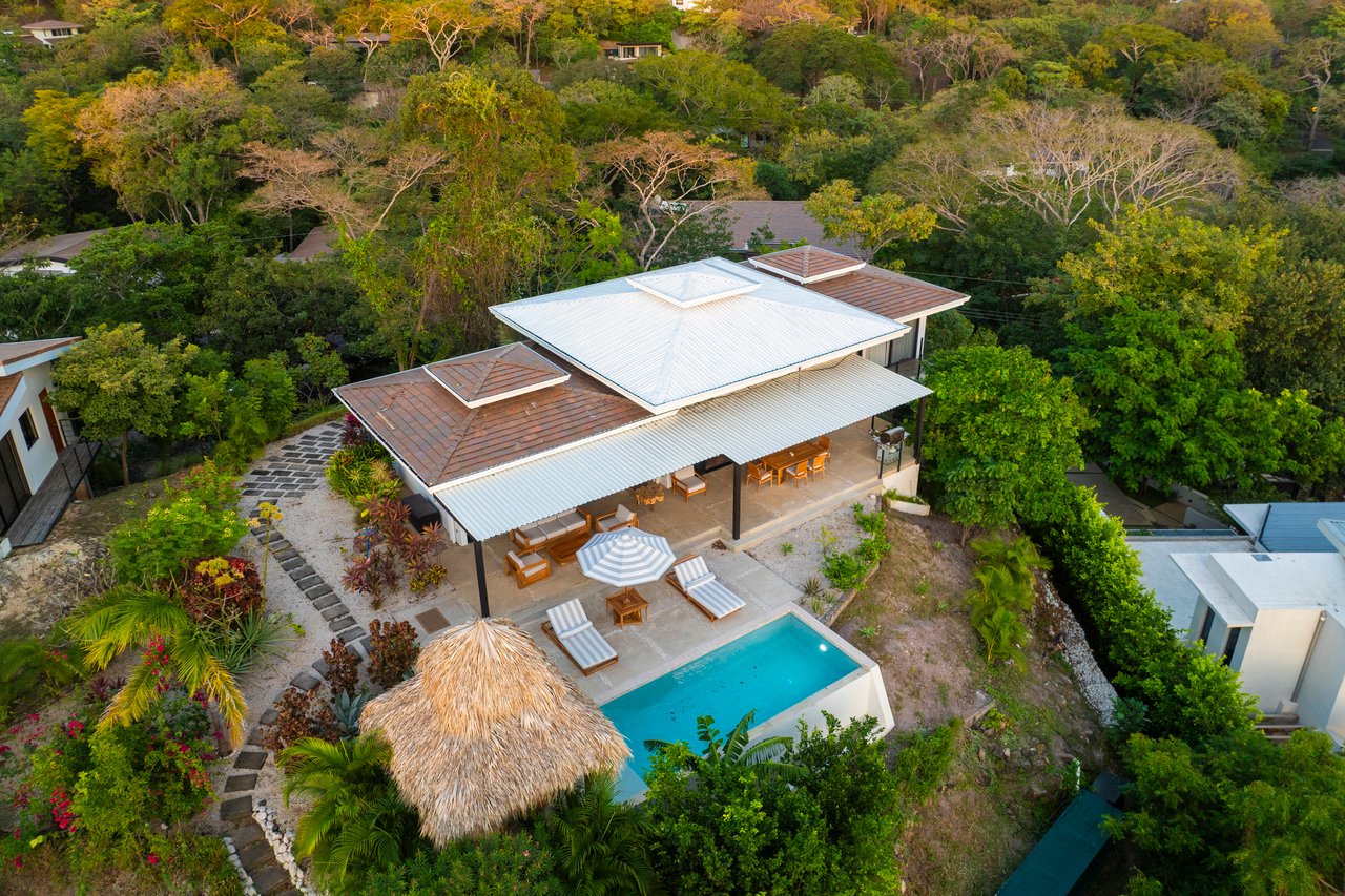 Casa Salinas – 3 beds ocean view home in playa grande