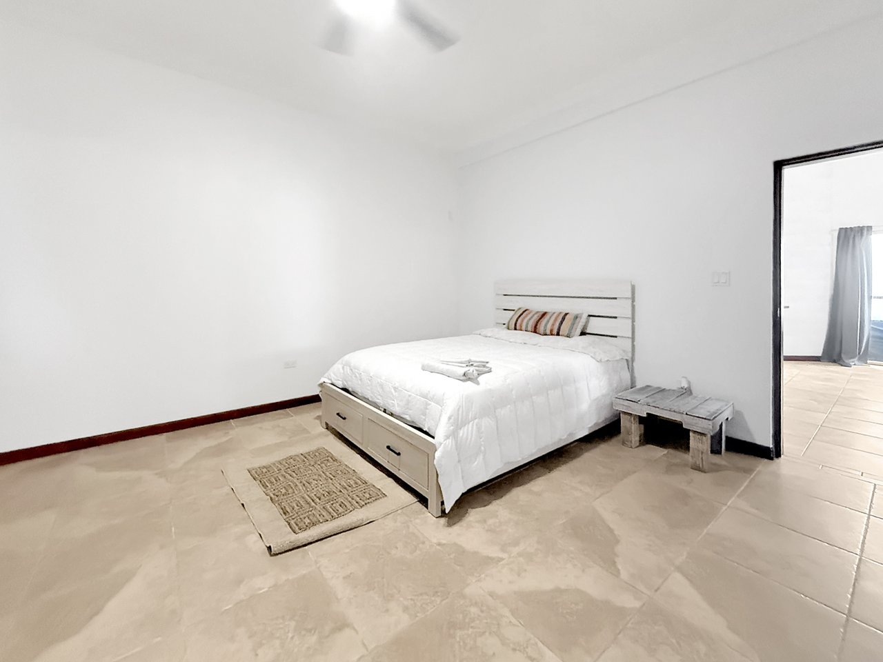 1039 Spooners Estate 3 Bedroom Apartment
