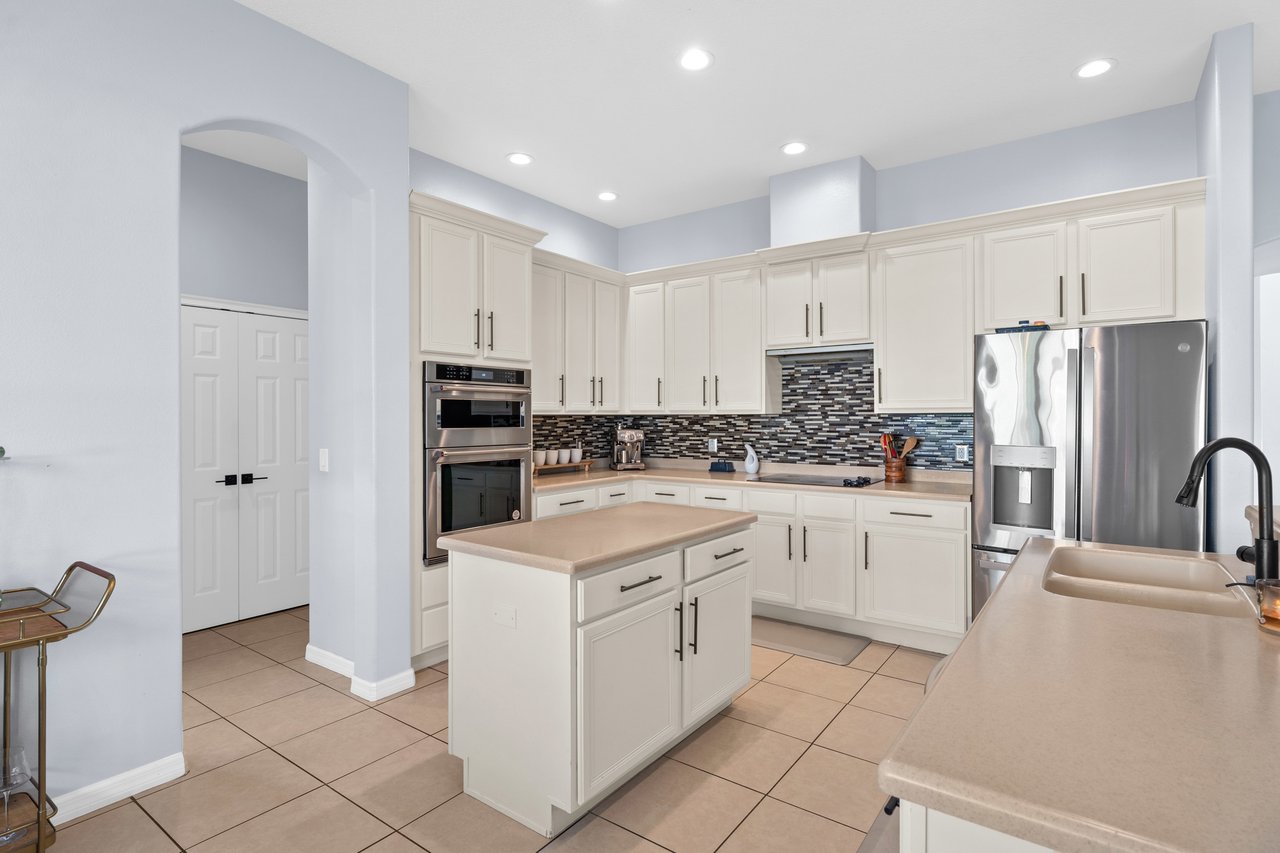 619 Largovista Dr