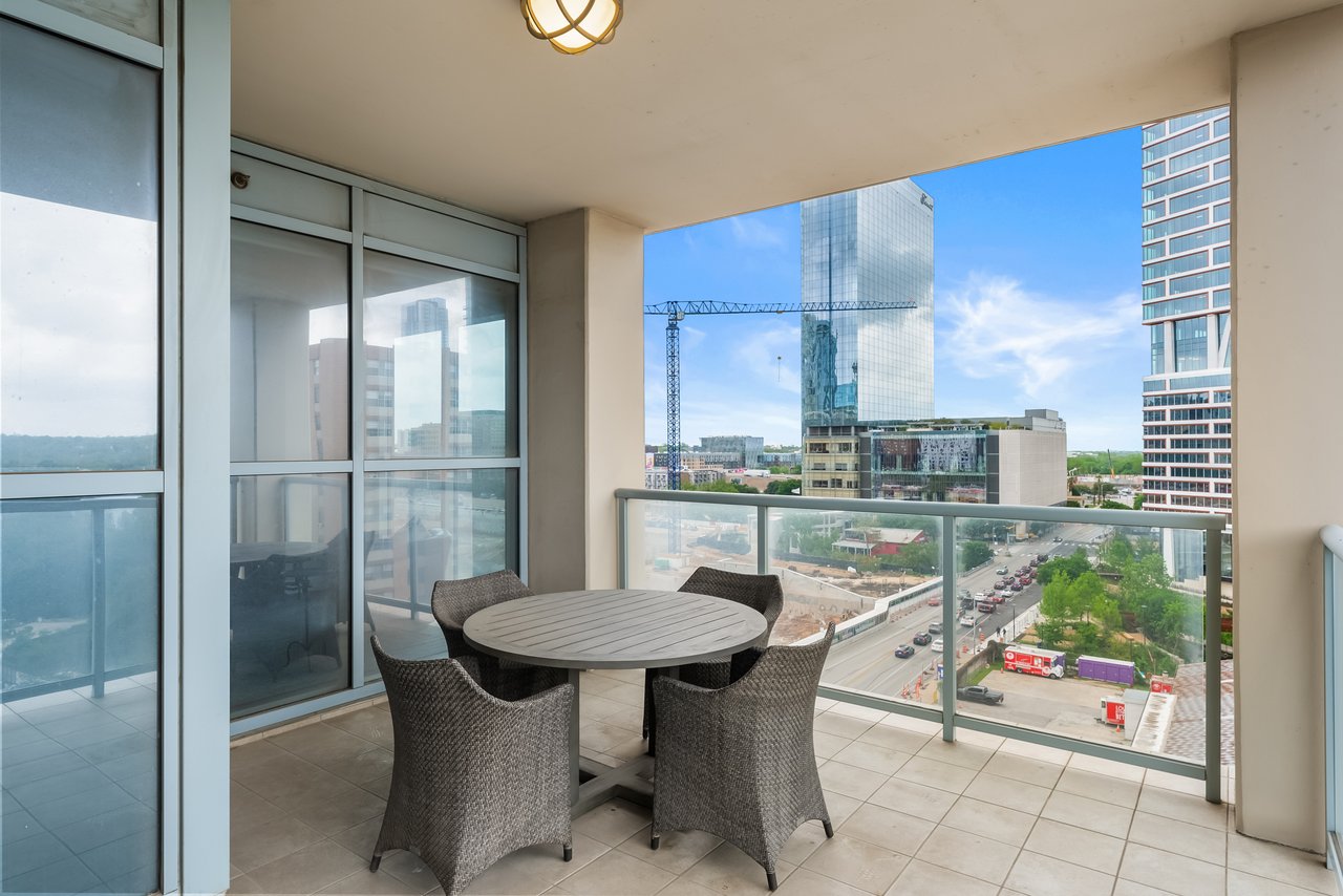98 San Jacinto Blvd #807