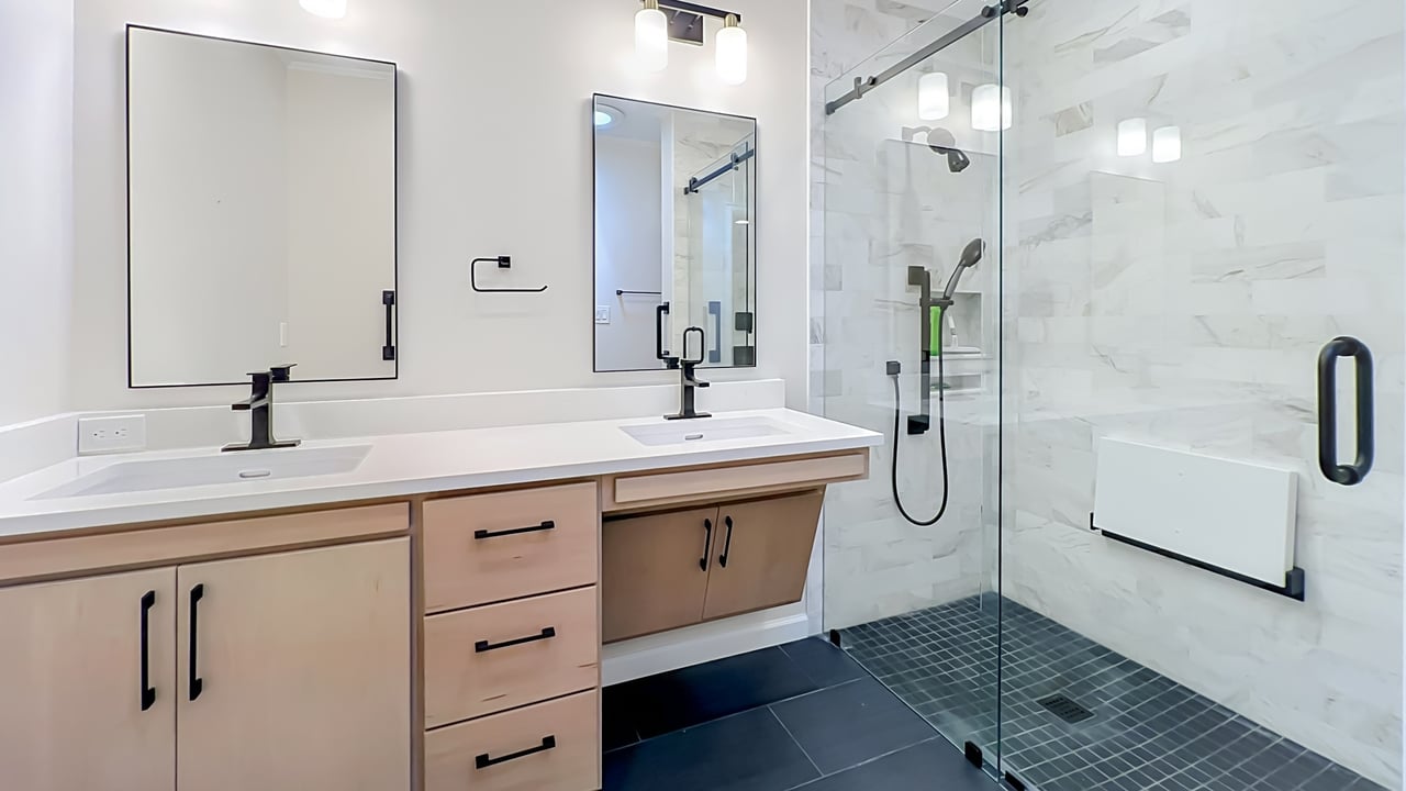 Three-Bedroom Two-Bathroom Bungalow in Orlando's Beverly Shores