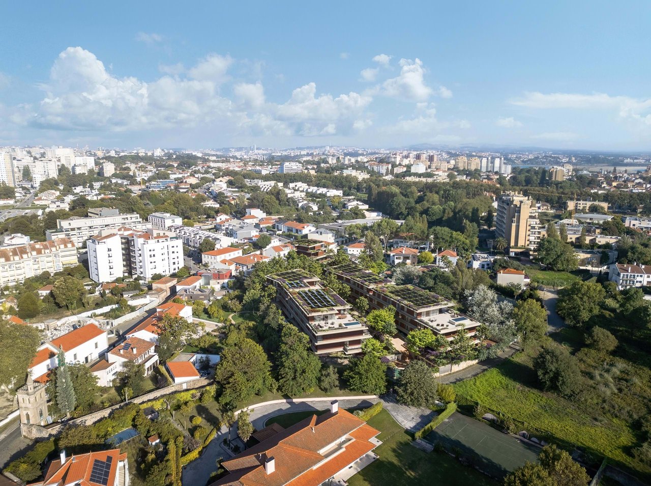 Luxury 4-Bedroom Apartment in Porto