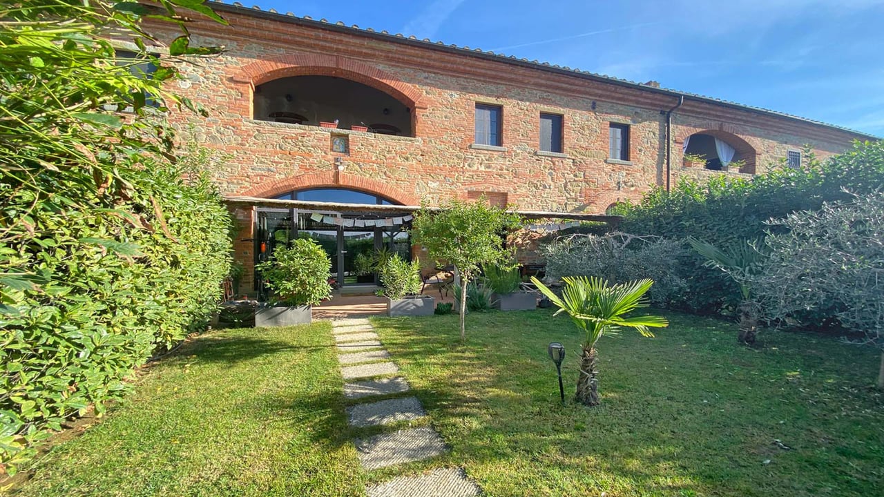 Modern apartment in residential complex near Cortona
