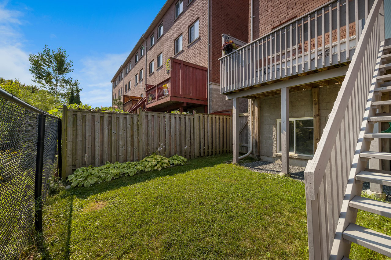 87 John Bell Cres