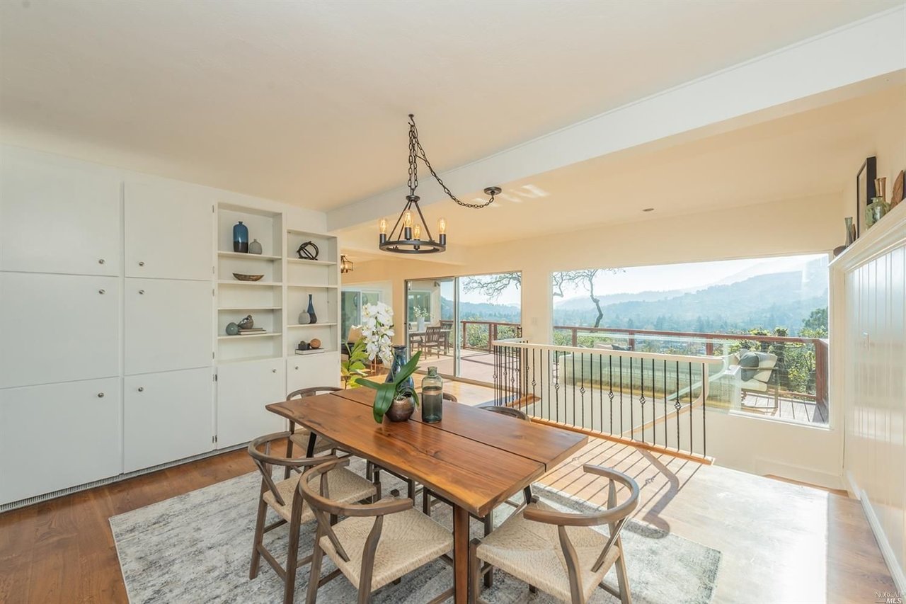50 Oakwood Ct