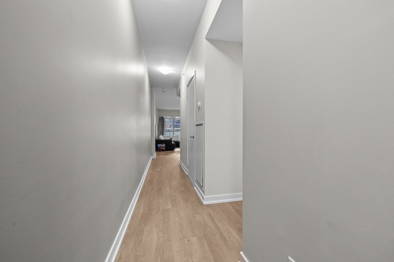 210 Simcoe Street Suite 607