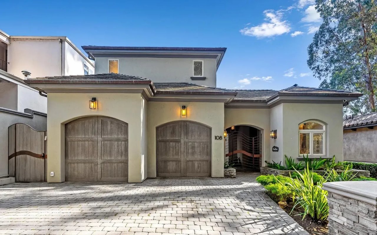 108 Grove Ln