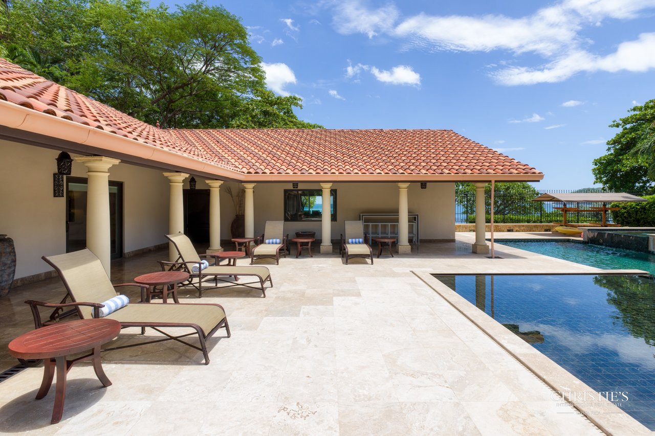Casa Playa Bonita | Beachfront Luxury Estate in Playa Flamingo