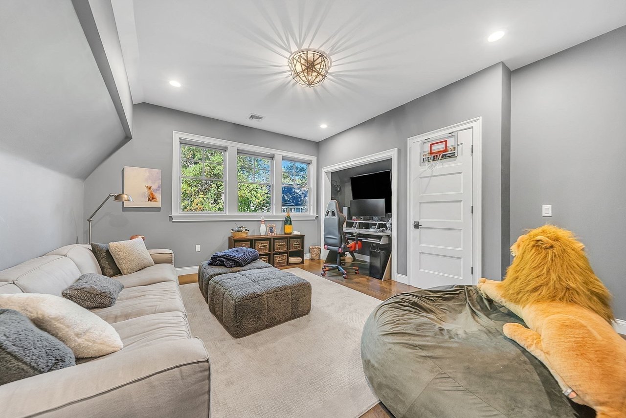 48 Country Club Road