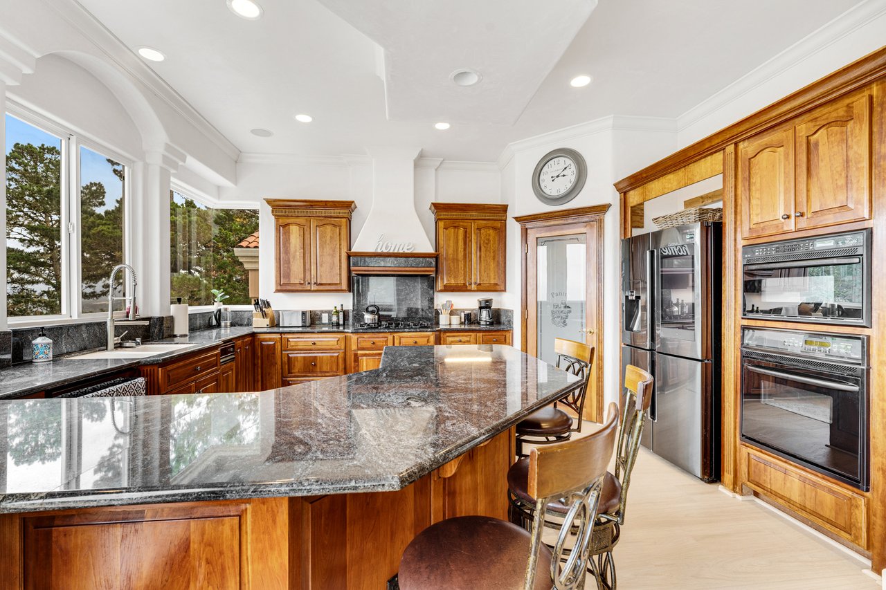 1 Overlook Pl, Monterey