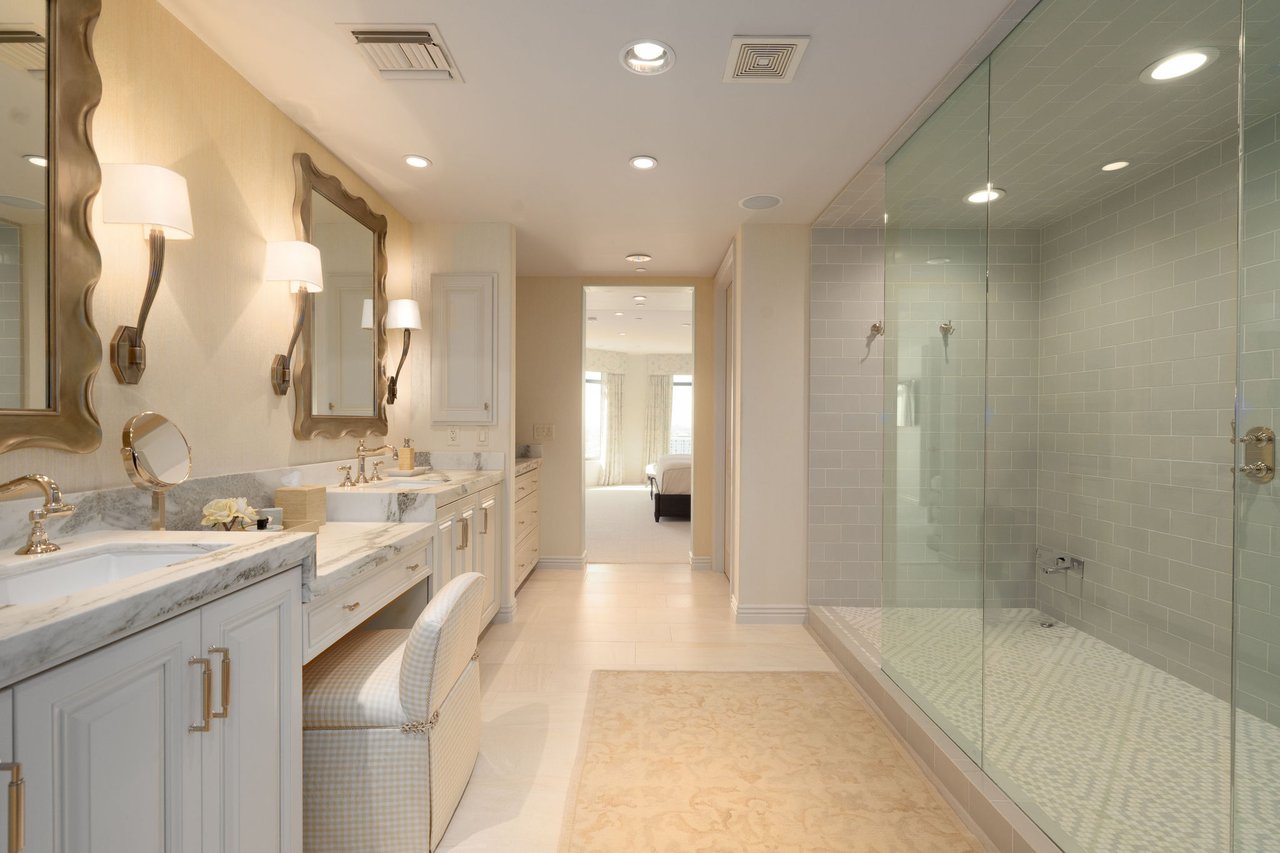 7181 E Camelback Road, 1105