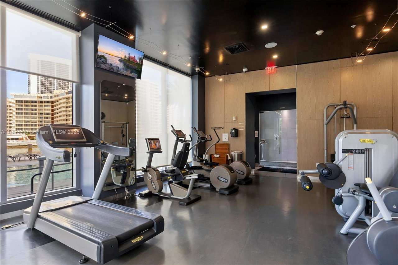 2600 E Hallandale Beach Blvd #2702