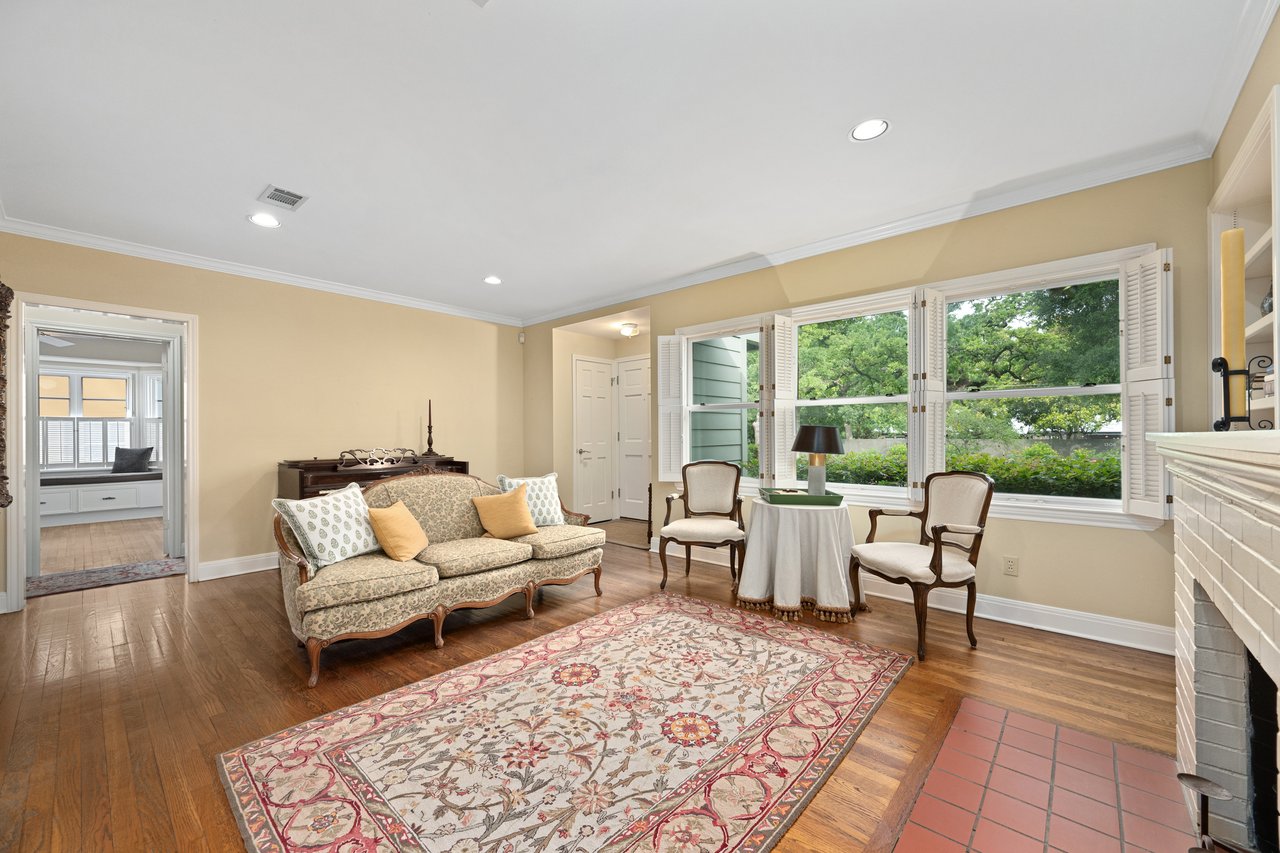 1311 Kent Lane