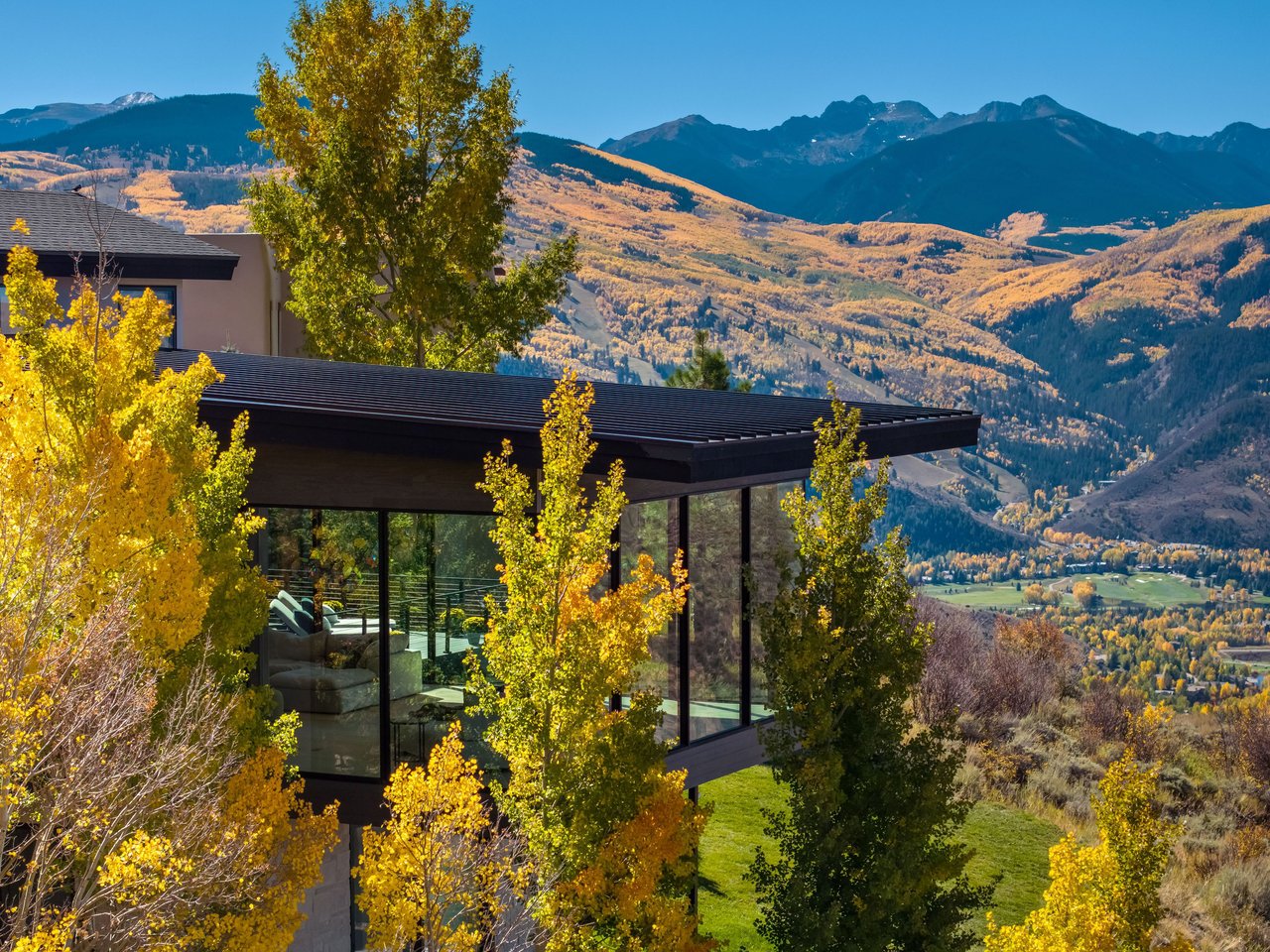 4380 June Point, Avon