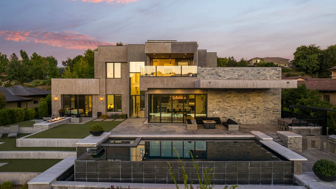 4573 Greenview Drive