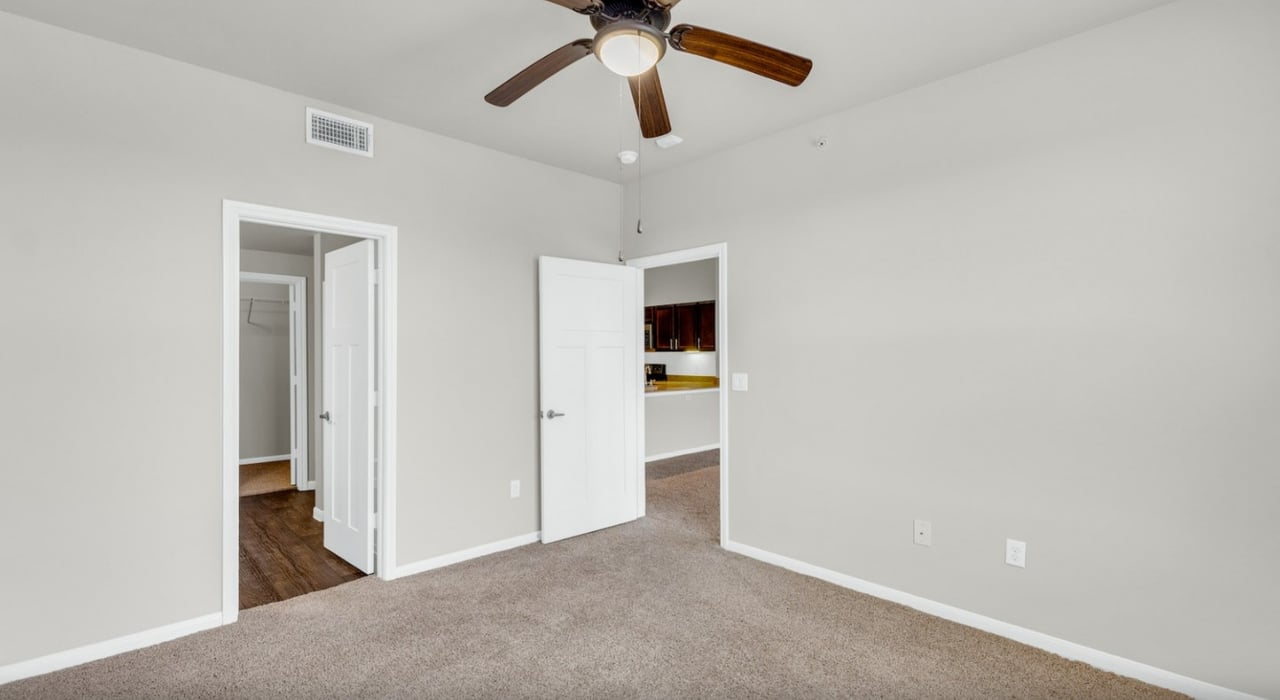 Wonderful 1/1 living south of Austin downtown