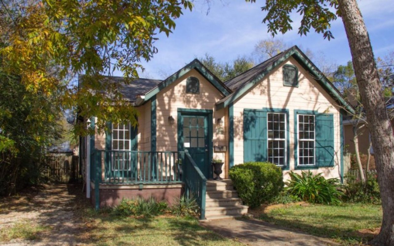 A Featured Listing – 16 Dunnemann Avenue