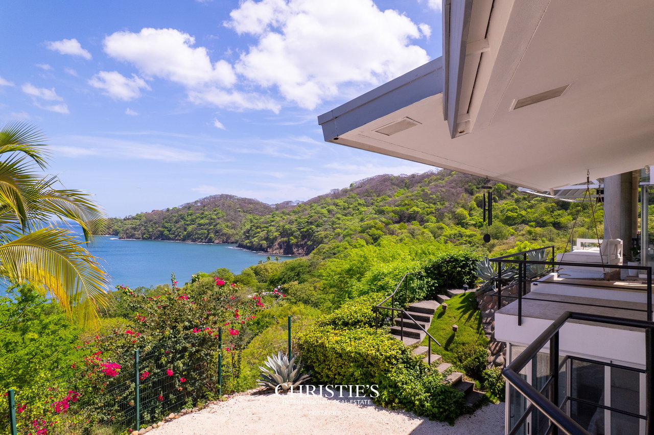 Glass House with Stunning Ocean Views and Award-Winning Design in Costa Rica, Guanacaste - Casa Holmes