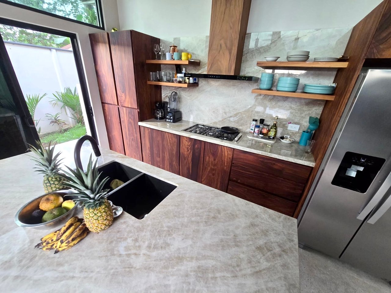 Tropical Modern Villa in Uvita – 3BR Retreat with Large Pool Near the Beach