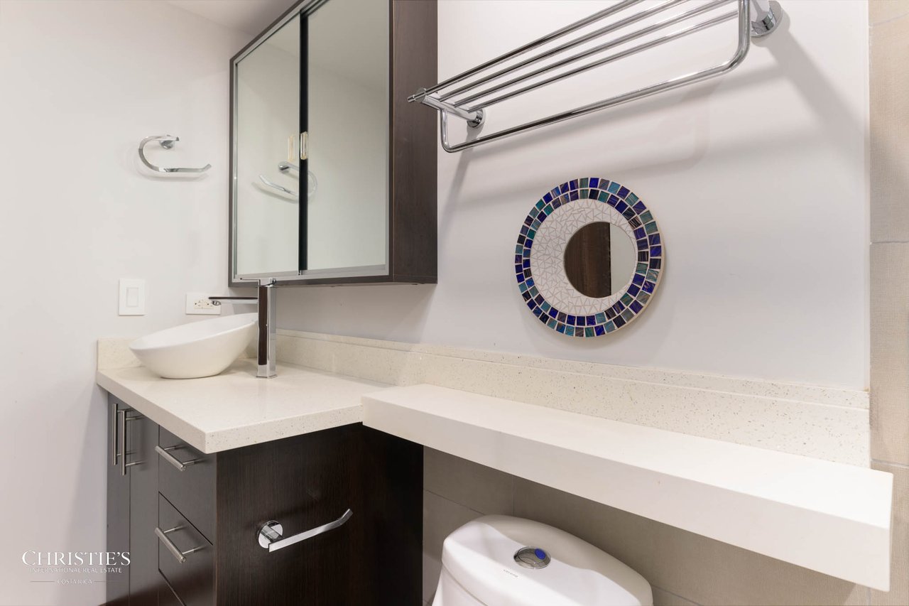Modern 2-Bedroom Condo with Mountain Views in Barrio Escalante