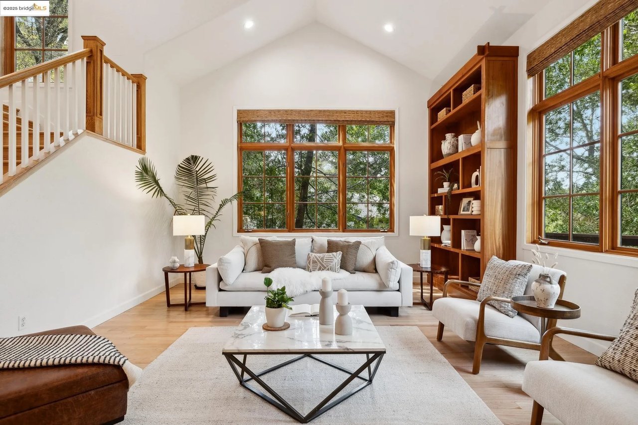 22 White Ct