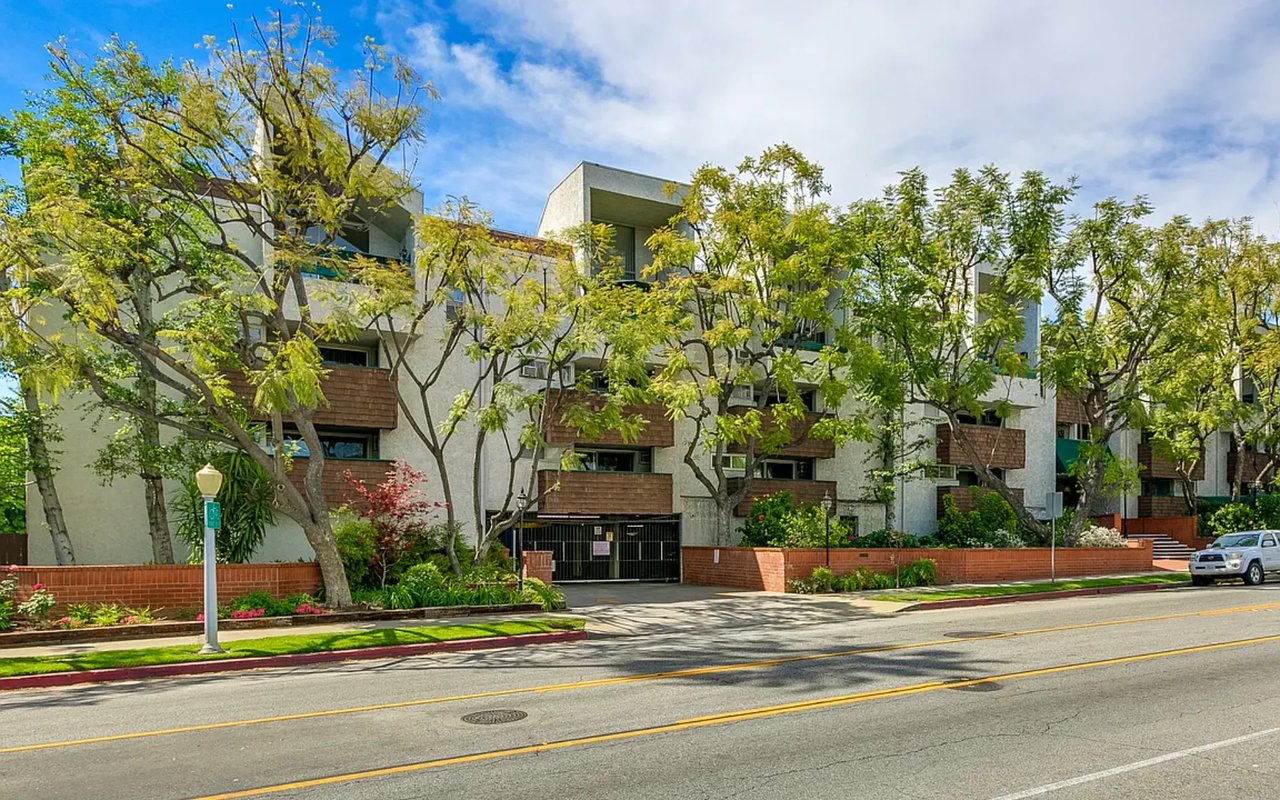 355 S Los Robles Ave, #340